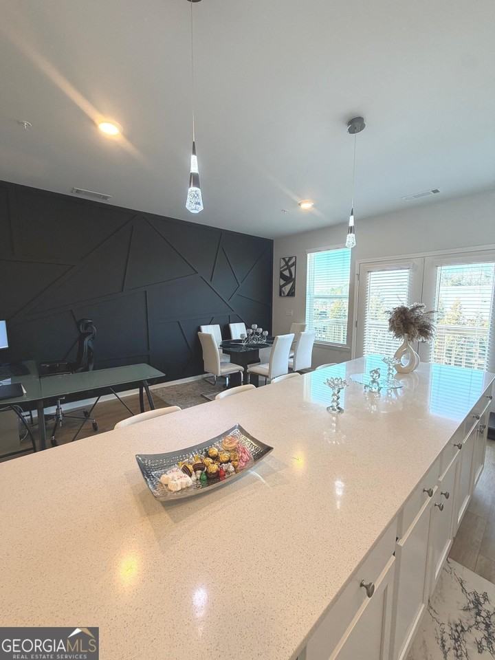 205 Wallace St - Photo 3 of 21