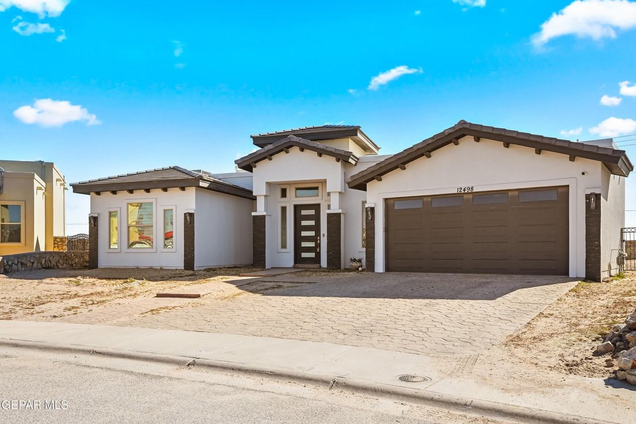 12498 Chamberlain Dr - Photo 3 of 50