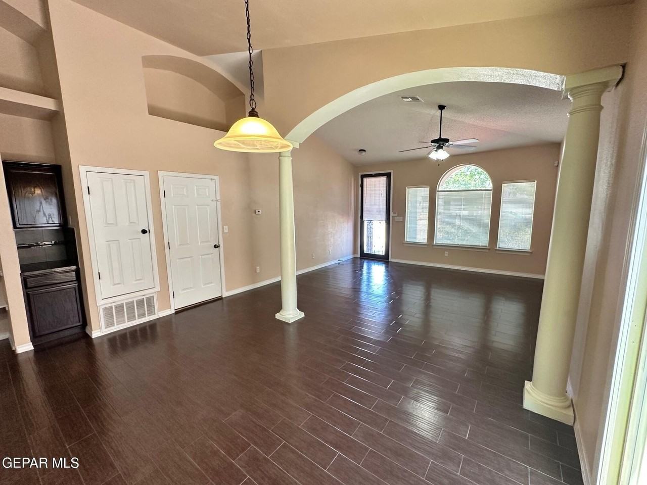 13514 Everingham St - Photo 3 of 17