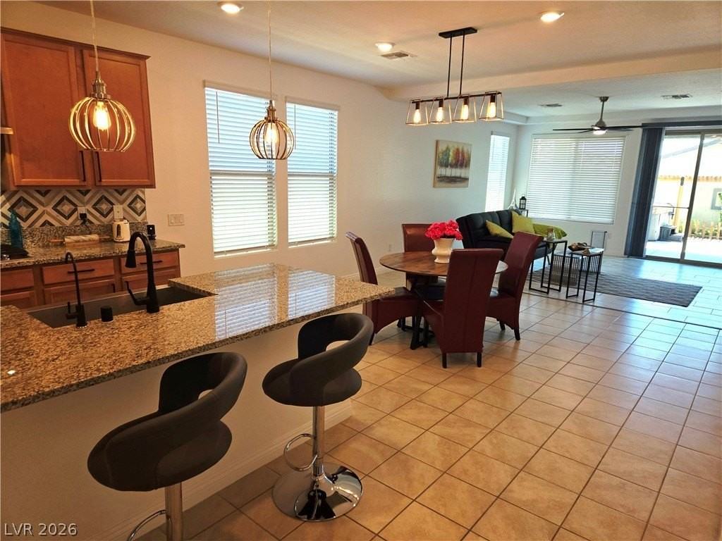 2395 Arrington Ave - Photo 4 of 50