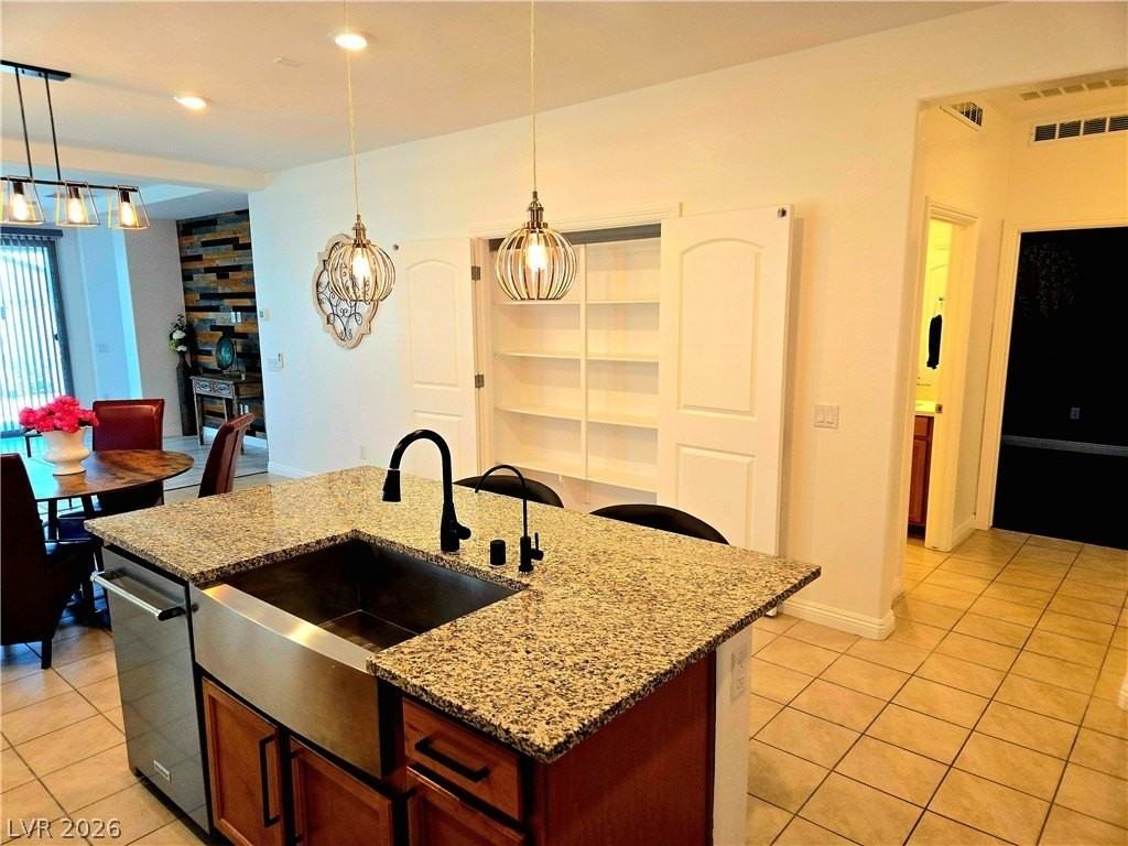 2395 Arrington Ave - Photo 5 of 50