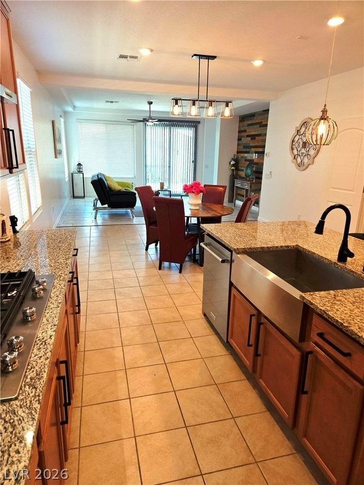 2395 Arrington Ave - Photo 6 of 50