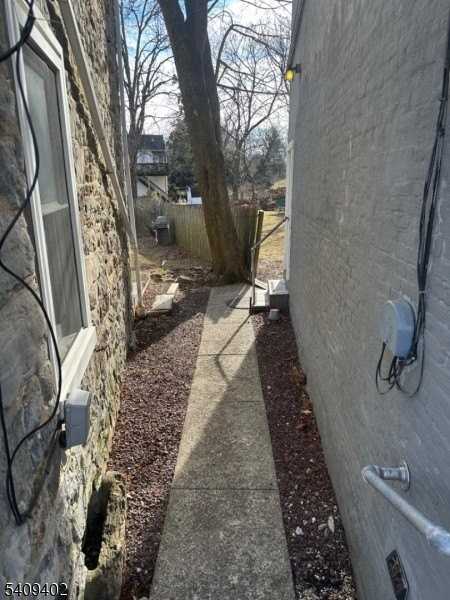 336B Greenwich St - Photo 7 of 21