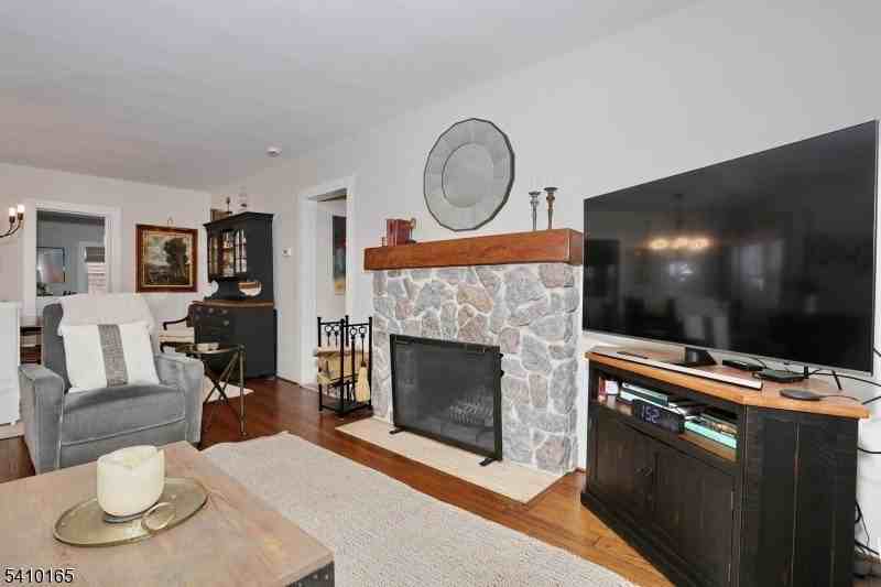 2 Maysenger Rd - Photo 2 of 28