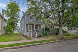 featured image of 92 W Pettebone St