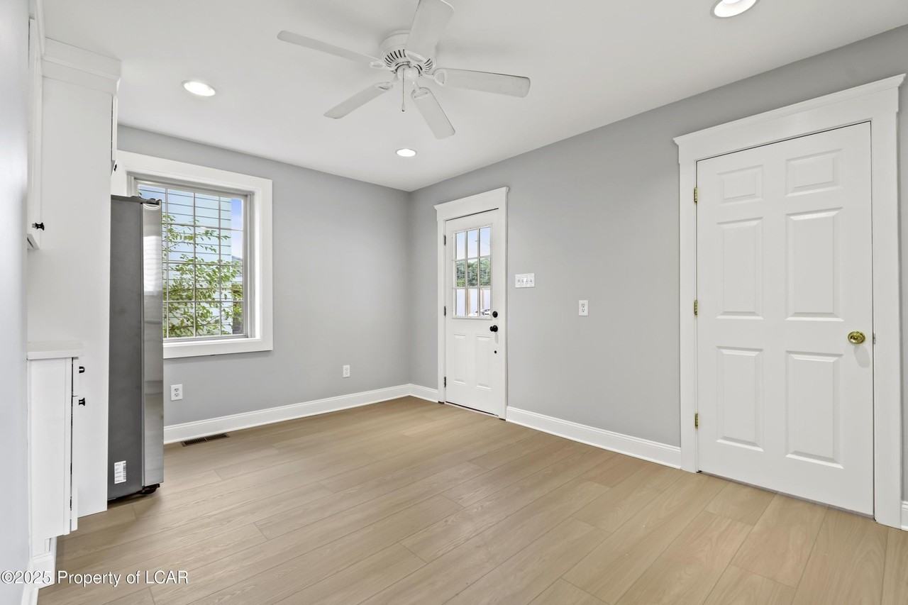 92 W Pettebone St - Photo 5 of 35