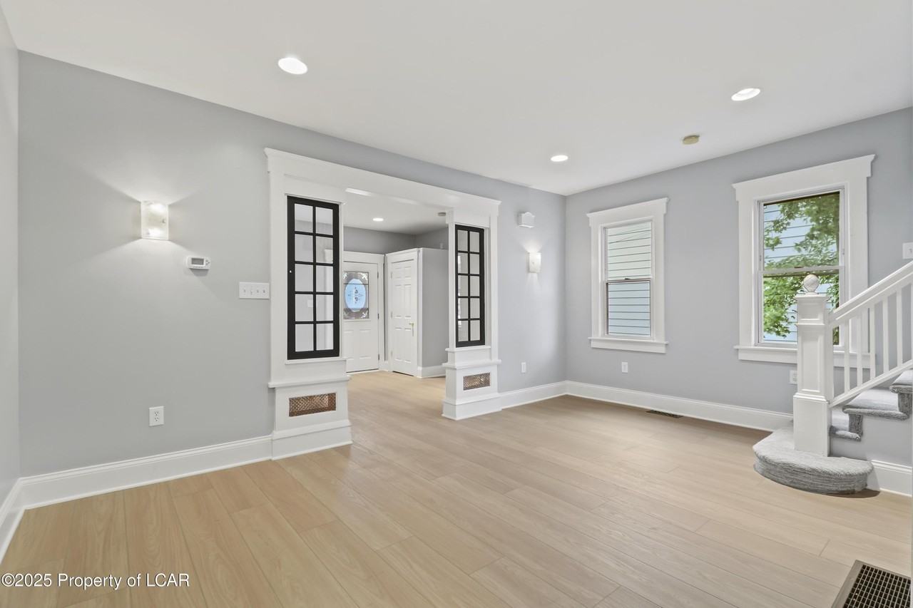 92 W Pettebone St - Photo 7 of 35