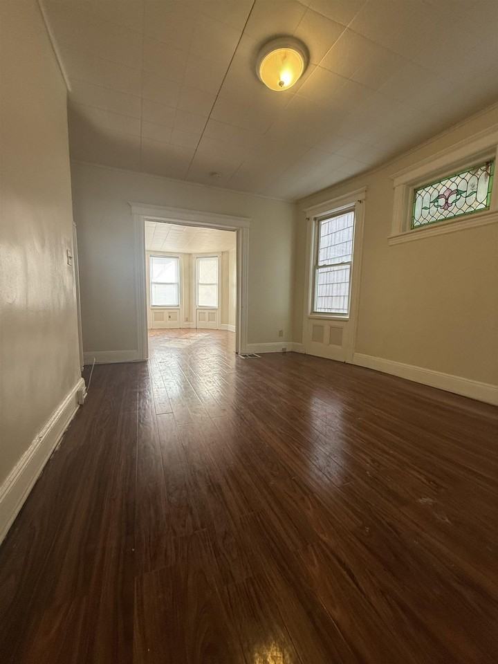 71 Rutgers Ave - Photo 5 of 11