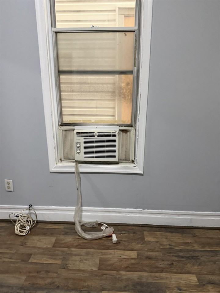 18 Roosevelt Ave #1 - Photo 4 of 13