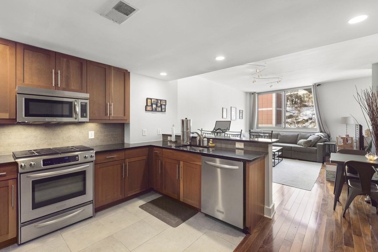 800 Jackson St #712 - Photo 4 of 16