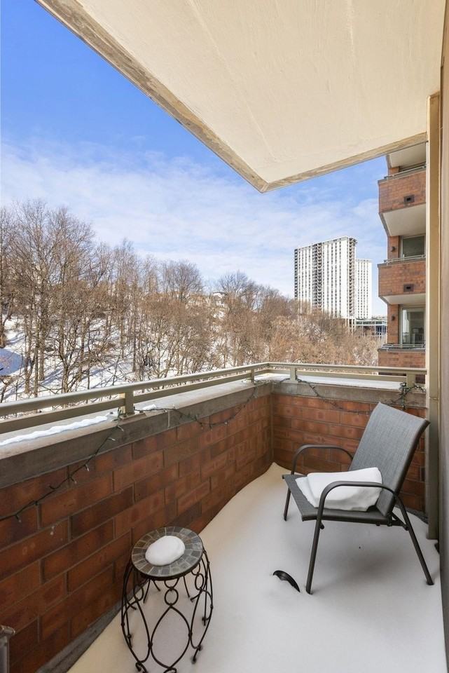 800 Jackson St #712 - Photo 5 of 16