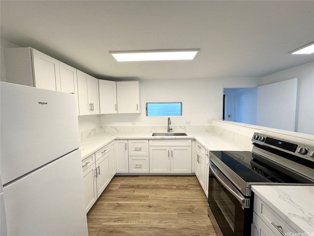 3228 Monsarrat Ave - Photo 3 of 25