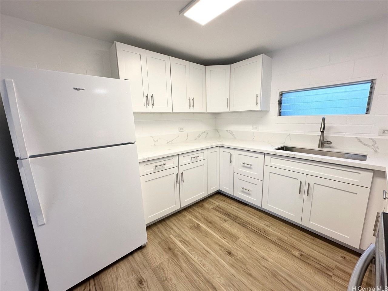 3228 Monsarrat Ave - Photo 5 of 25