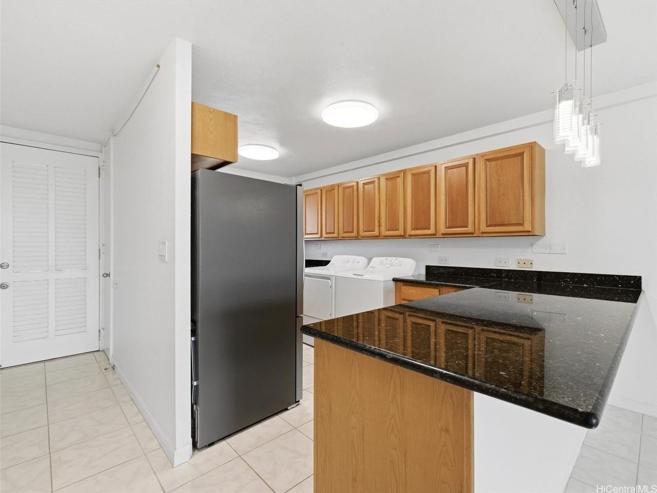 14 Aulike St Apt 406 #406 - Photo 2 of 22