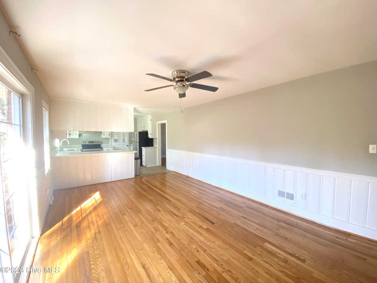 2012 Sherwood Dr - Photo 5 of 18