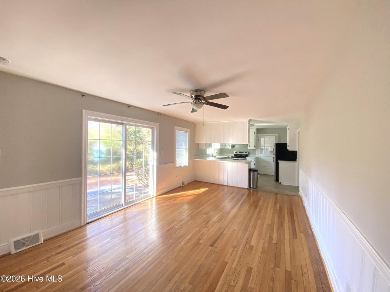 2012 Sherwood Dr - Photo 6 of 18