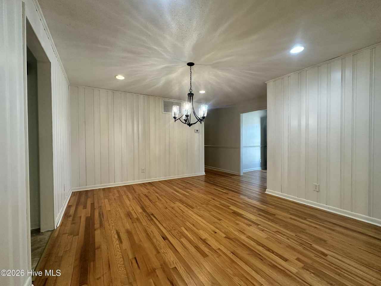 1030 Daniel Dr - Photo 2 of 18