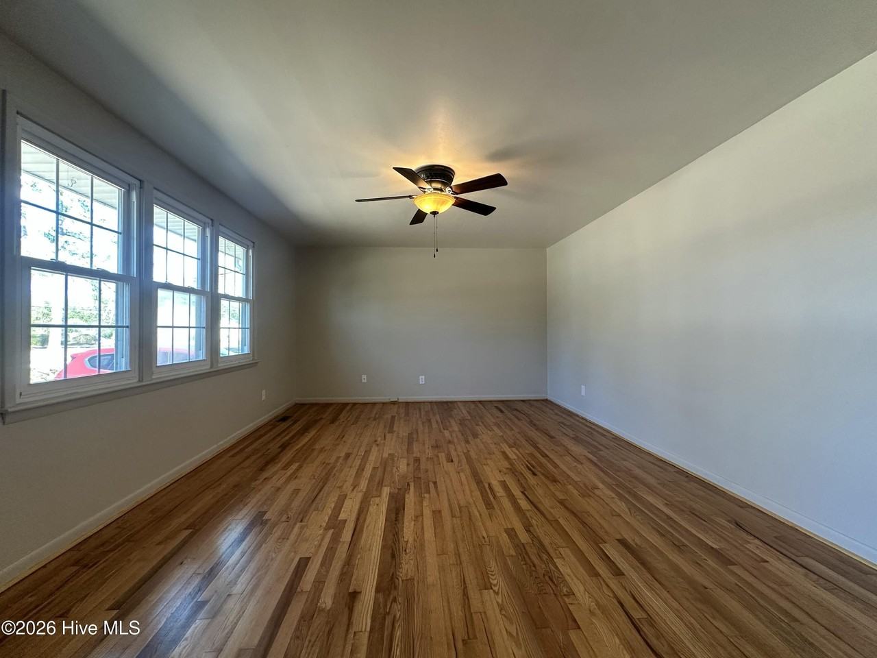 1030 Daniel Dr - Photo 3 of 18