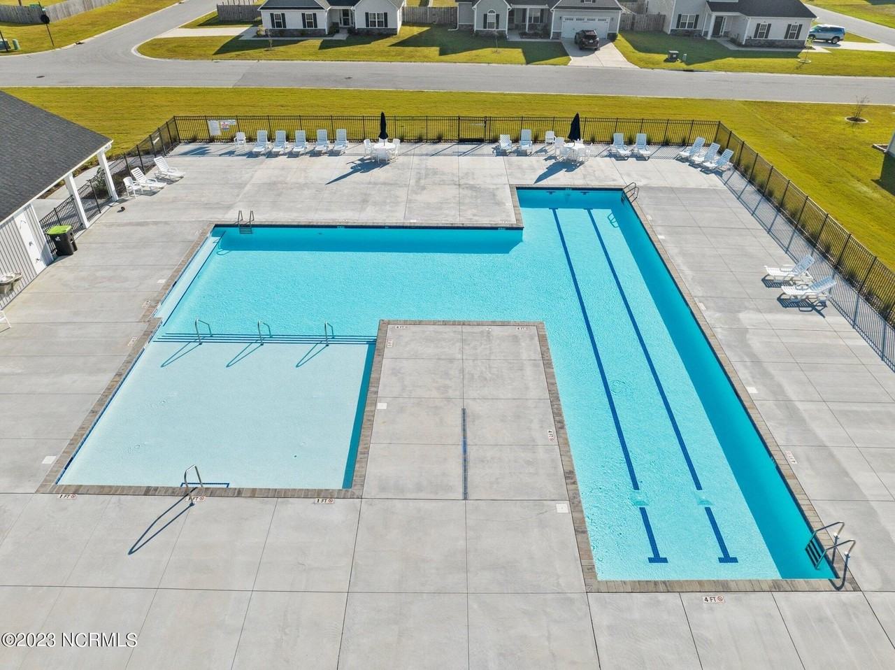 220 Salty Dog Ln - Photo 3 of 44