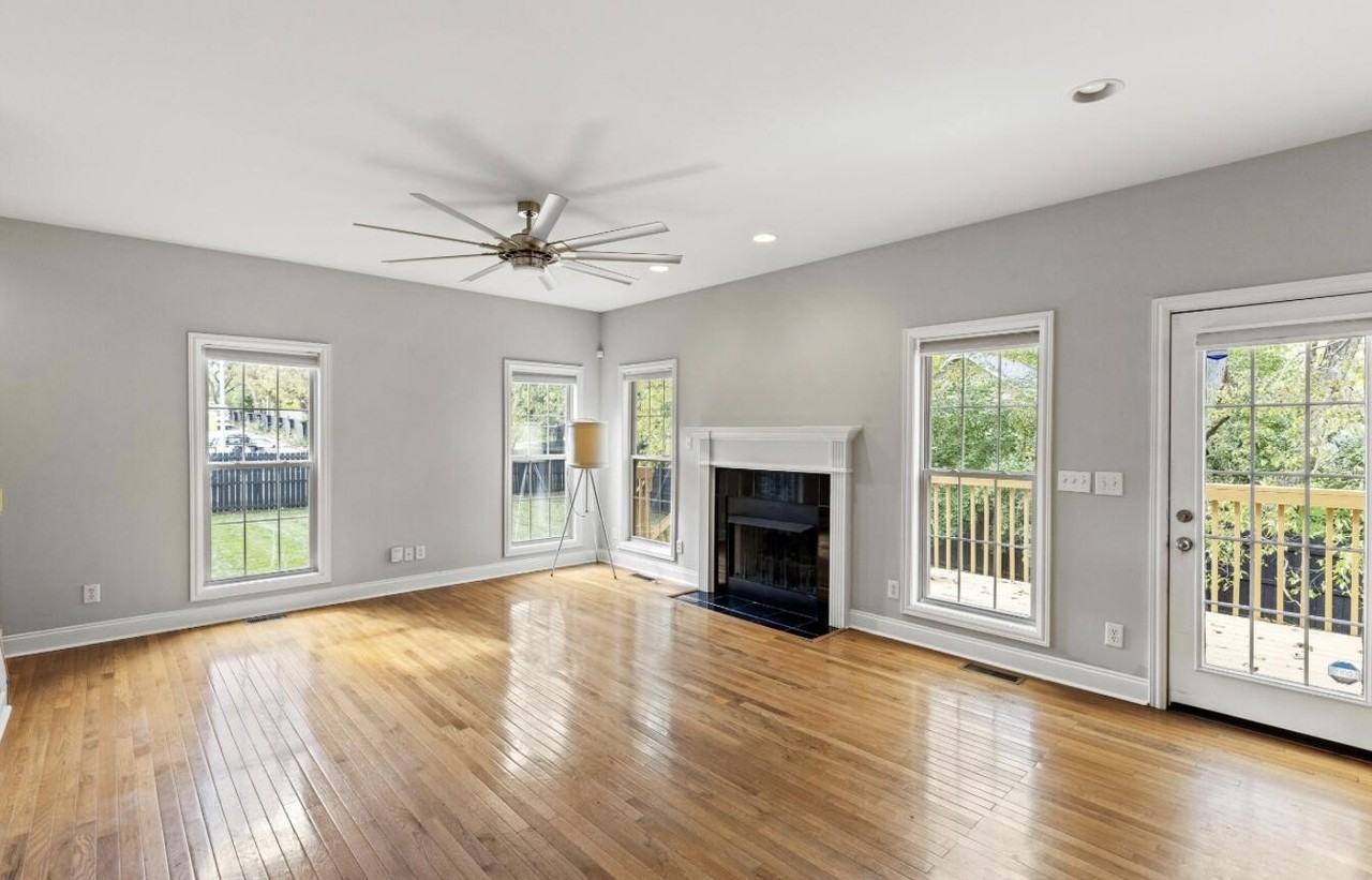 2505 Eastway Dr - Photo 6 of 16