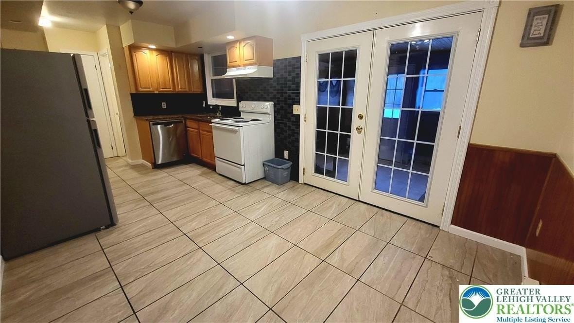 716 E Allen St - Photo 4 of 12