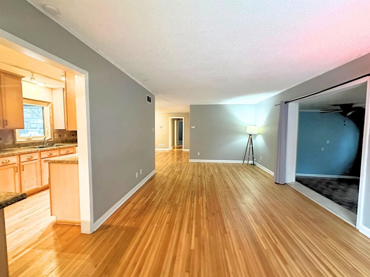 1073 Ivy Rd - Photo 3 of 19