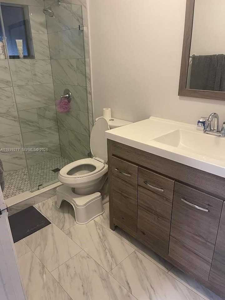 15420 Sw 74th Circle Ct #203-2 - Photo 7 of 9