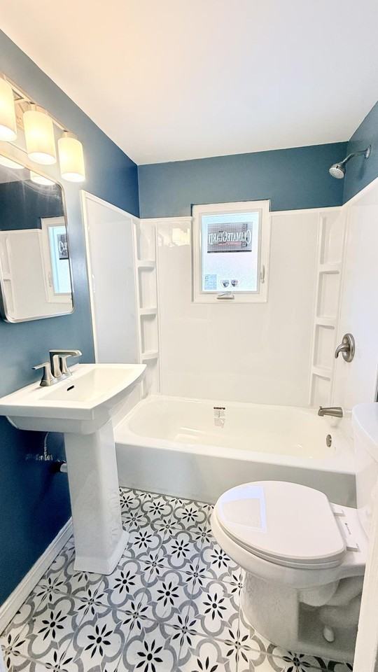 5843 W Warwick Ave - Photo 5 of 10