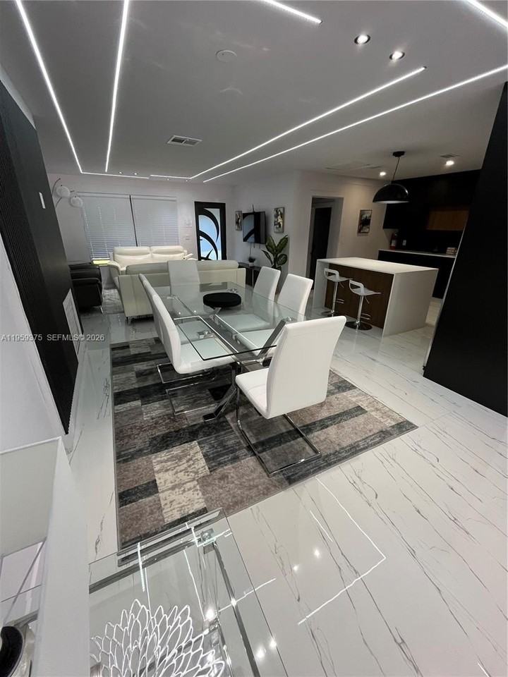 39 Se 7th St #0 - Photo 7 of 26