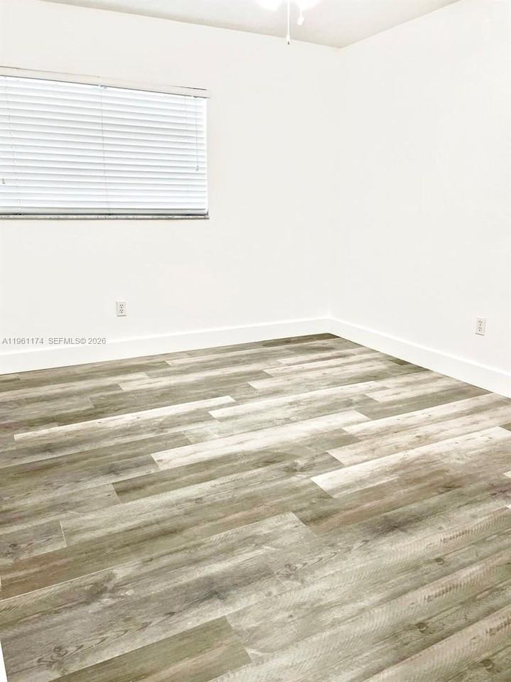 1005 Palm Beach Trace Dr #1005 - Photo 6 of 9