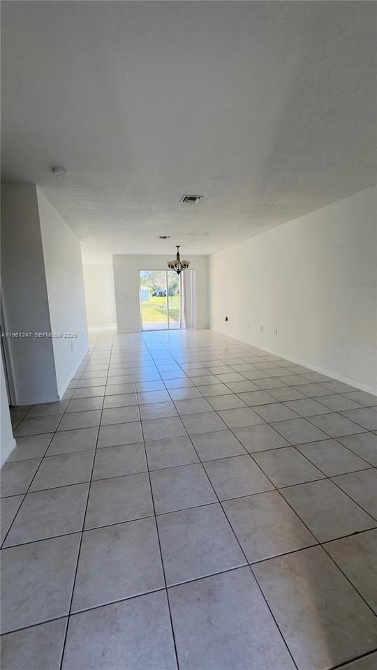 4024 Eastridge Cir #0 - Photo 3 of 25