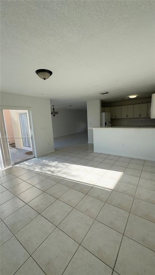 4024 Eastridge Cir #0 - Photo 6 of 25