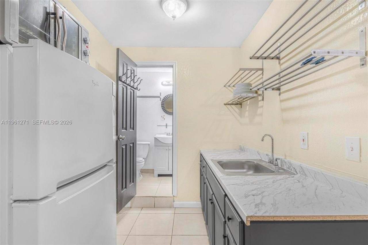 12426 Sw 259th St #A - Photo 4 of 8