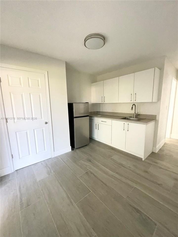 7013 Nw 95th Ter #7013 - Photo 3 of 8