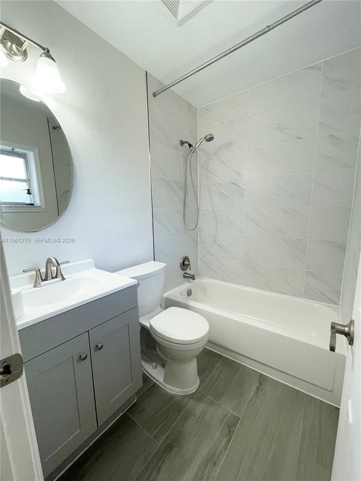 7013 Nw 95th Ter #7013 - Photo 7 of 8