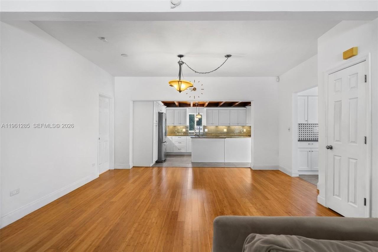 404 N Shore Dr - Photo 6 of 27