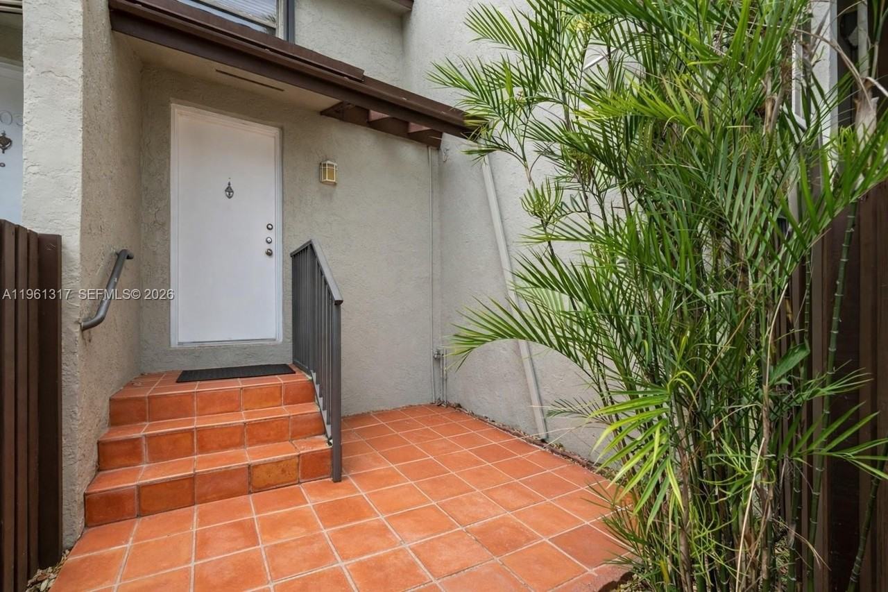 10020 Nw 9th Street Cir #202 - Photo 4 of 29