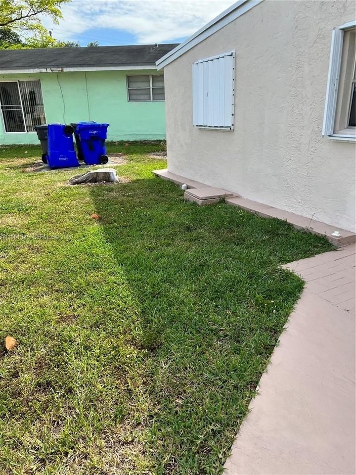 410 N 58th Ave #410N - Photo 3 of 9