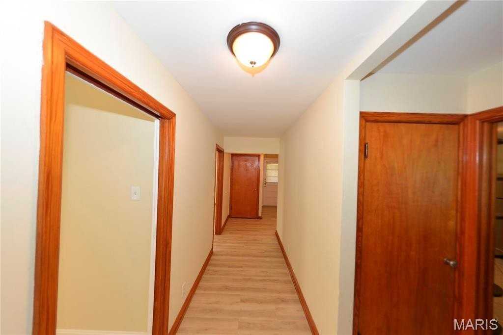 1005 Hawthorn Ave - Photo 3 of 40