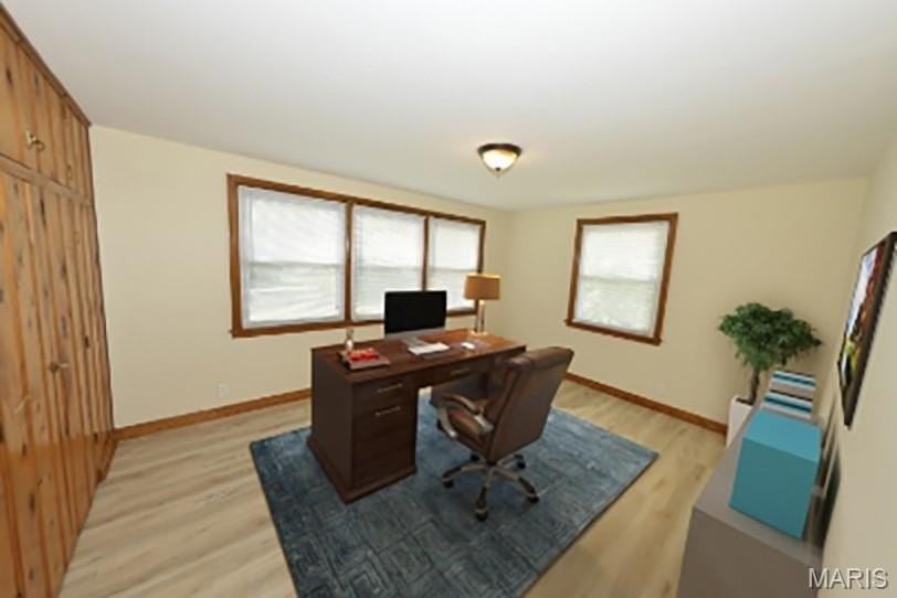 1005 Hawthorn Ave - Photo 5 of 40