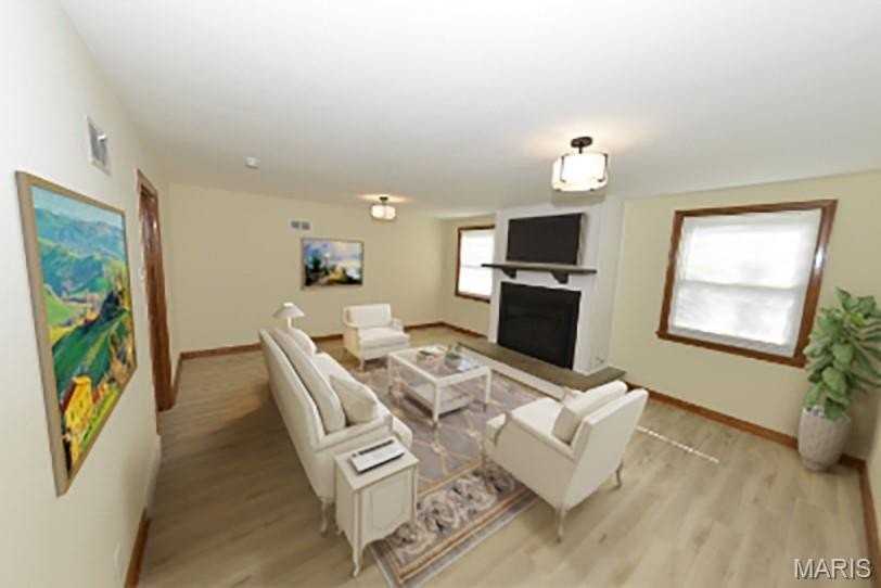 1005 Hawthorn Ave - Photo 7 of 40