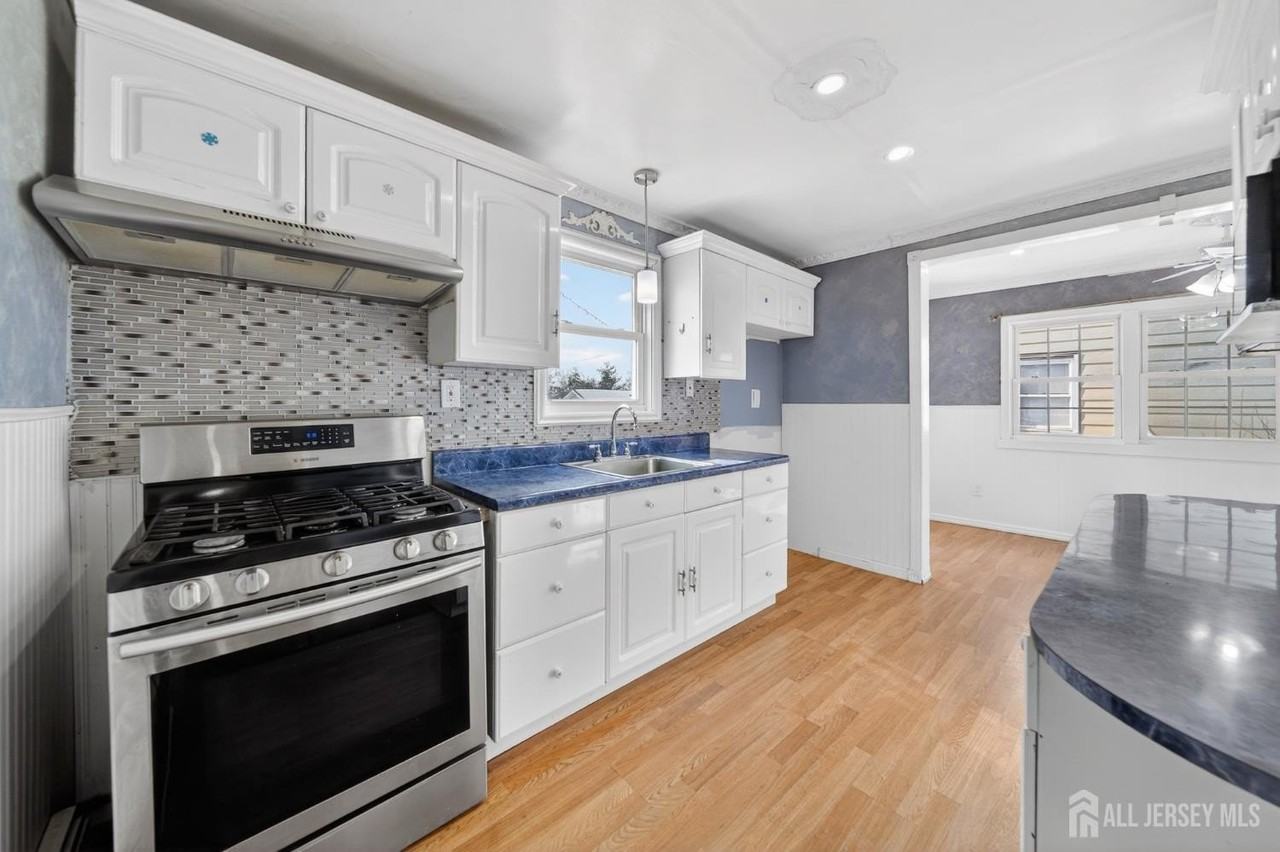 114 Larch St - Photo 5 of 22