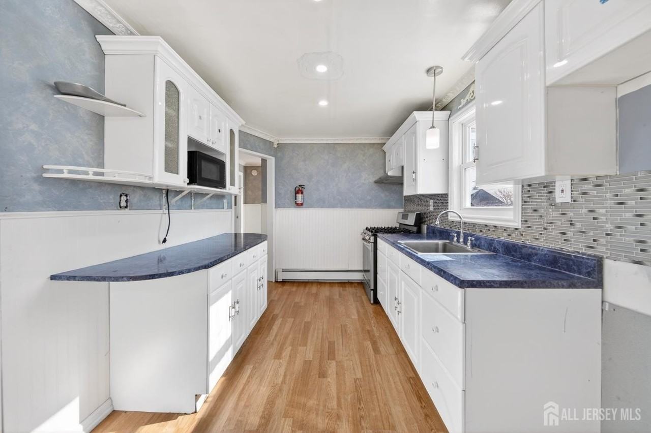 114 Larch St - Photo 6 of 22