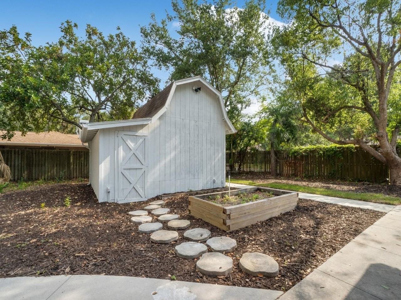 472 Colgate Rd - Photo 5 of 29