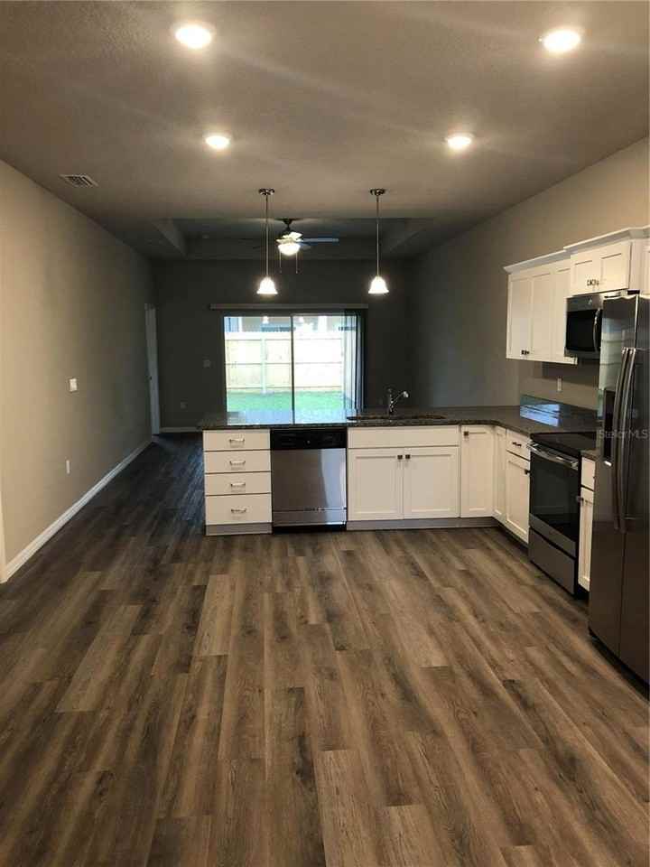 35 Wood Arbor Ln #B - Photo 5 of 15