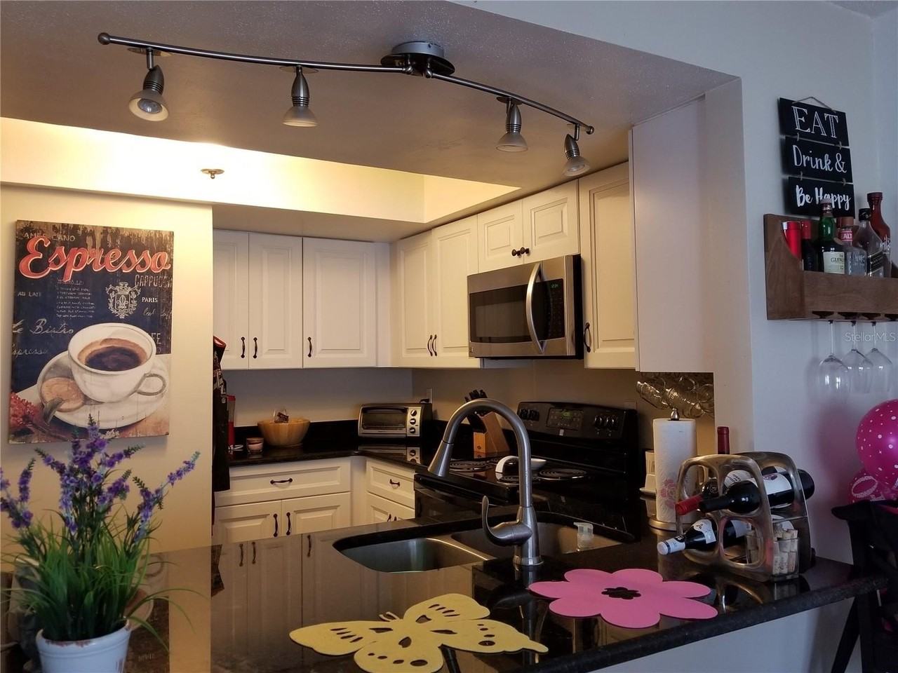 422 S Netherwood Cres - Photo 6 of 10