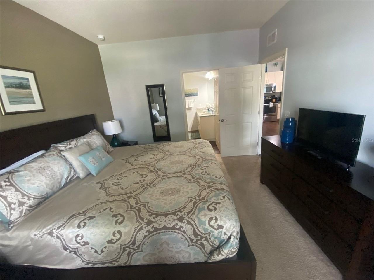 3226 Wish Ave - Photo 3 of 19