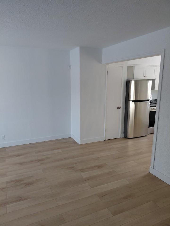 422 Royal St - Photo 3 of 10