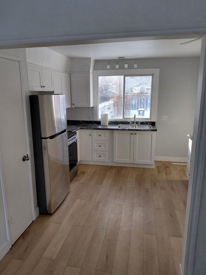 422 Royal St - Photo 5 of 10