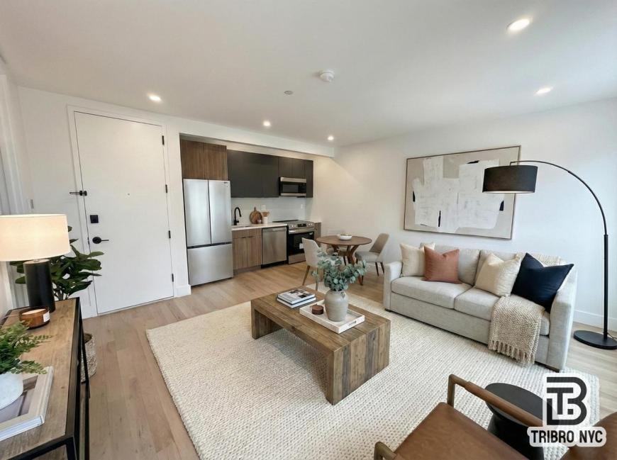 96 Moore St - Photo 2 of 10